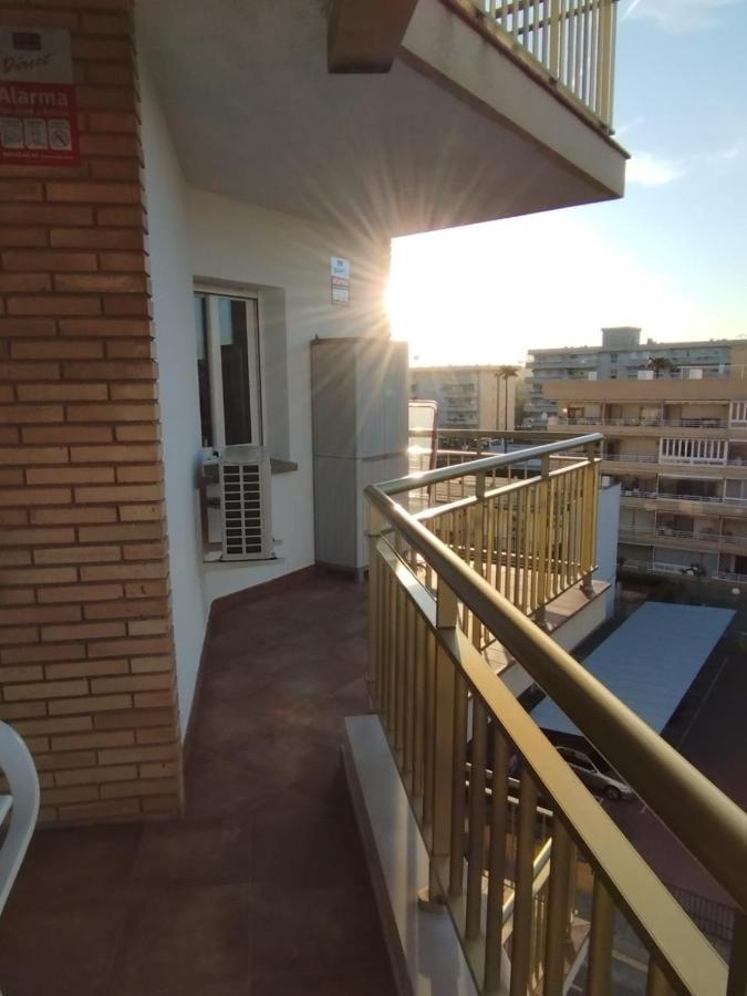 Seafront Apartment Pineda Beach 拉皮内达 外观 照片