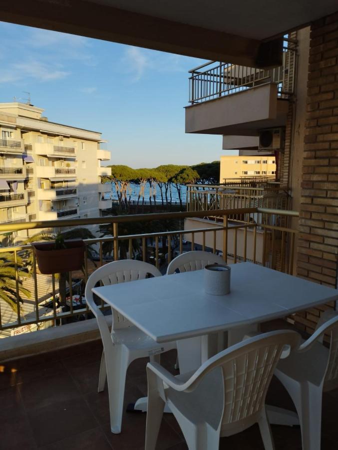 Seafront Apartment Pineda Beach 拉皮内达 外观 照片